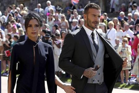 David und Victoria Beckham geben ihre Hochzeits-Outfits für den guten Zweck ab