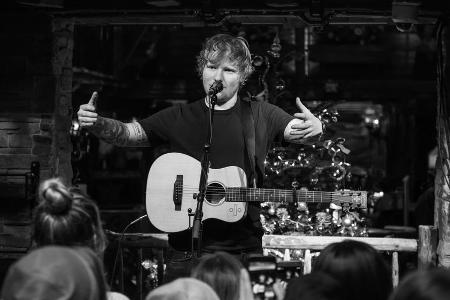 Der Auftritt von Ed Sheeran wurde von Essen/Mühlheim nach Düsseldorf verlegt