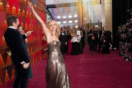 Jennifer Lawrence war bereits auf dem roten Teppich der Oscar-Verleihung zu Späßen aufgelegt
