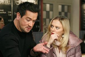 "Alles was zählt": Marian und Lena sind irritiert, dass Maximilian Alexander noch nicht zurückgebracht hat