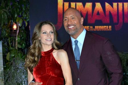 Dwayne Johnson und seine schwangere Partnerin Lauren auf der Premiere des neuen 
