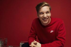 Um Ideen für sein neues Album "Staying At Tamara's" zu sammeln, hat es George Ezra unter anderem nach Barcelona verschlagen