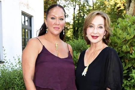 Allegra Curtis (l.) hatte die Kosmetiklinie ihrer Mutter Christine Kaufmann weitergeführt