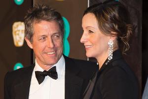 Hugh Grant und seine Freundin Anna Eberstein bei den BAFTA Awards 2018 Mitte Februar