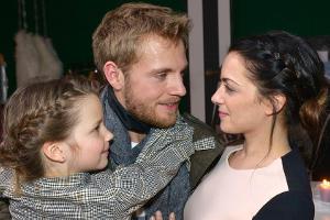 "GZSZ": Paul und Emily freuen sich mit Kate über ihre Verlobung