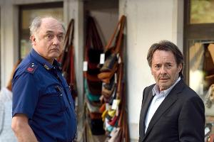 "Donna Leon: Endlich Mein": Commissario Brunetti (Uwe Kokisch) und Sergente Vianello (Karl Fischer) ermitteln in einem kompl...