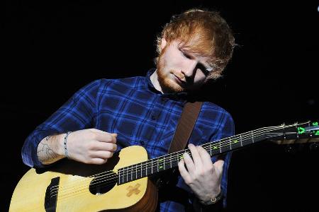 Ed Sheeran während eines Auftritts in Prag