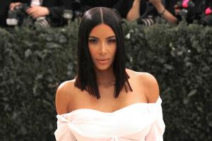 Kim Kardashian hat sich einen heftigen Photoshop-Fail geleistet