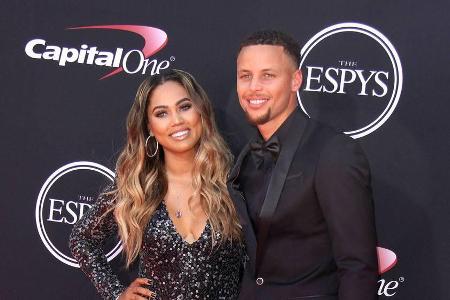 Sind jetzt dreifache Eltern: Ayesha und Stephen Curry