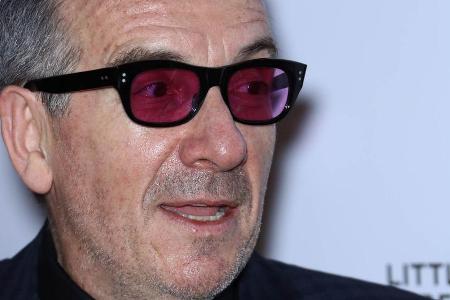 Die Gesundheit zwingt Sänger Elvis Costello in die Knie