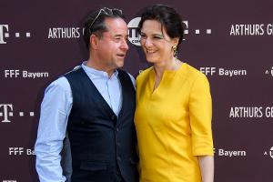 Jan Josef Liefers und Martina Gedeck spielen die Hauptrollen in "Arthurs Gesetz"