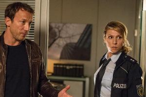 "Tatort: Zorn Gottes": Falke (Wotan Wilke Möhring) und Grosz (Franziska Weisz) versuchen den Tathergang zu rekonstruieren