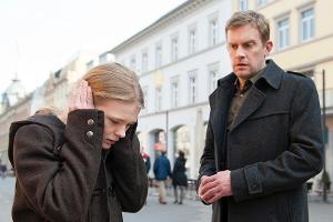 "Tatort: Rebecca": Beim Ausflug mit Perlmann (Sebastian Bezzel) in die Stadt ist Rebecca (Gro Swantje Kohlhof) schnell überf...