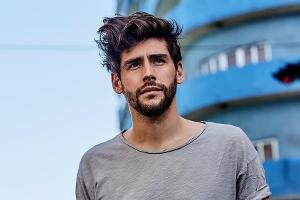 Legt einen alten Hit mit neuen Freunden auf: Alvaro Soler
