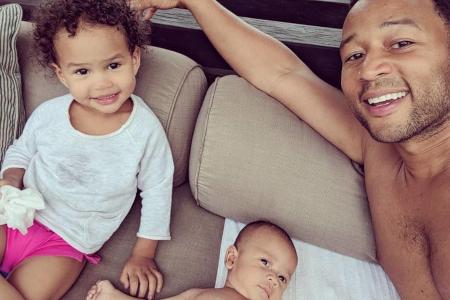 John Legend genießt mit seinen beiden Kindern den Urlaub auf Bali