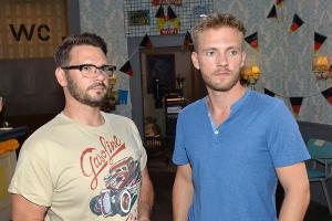 "GZSZ": Tuner (l.) und Paul sehen dem Ende des Vereinsheims entgegen