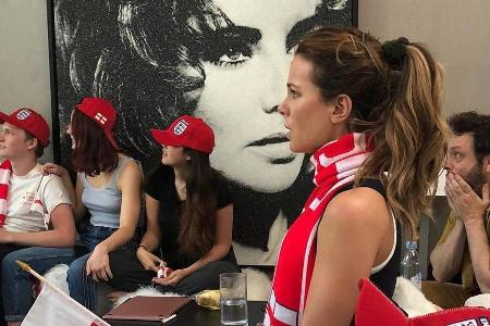 Kate Beckinsale fiebert mit der englischen Mannschaft mit