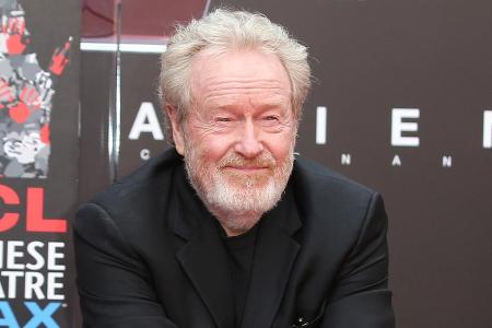 Sir Ridley Scott durfte im Mai 2017 seine Hände und Füße in Hollywood verewigen