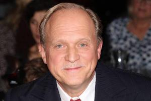 Ulrich Tukur kritisiert die Besetzung einiger Fernsehredakteure