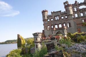 Vom einst pompösen Bannerman Castle sind nur noch Ruinen übrig