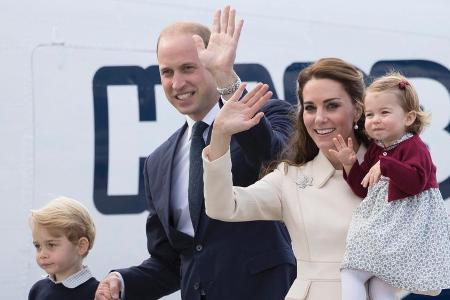 Sind bald zu fünft: Herzogin Kate mit Prinz William und den Kindern George und Charlotte