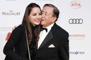 Gaben sich ganz verliebt: Richard "Mörtel" Lugner und seine neue Freundin Jasmin