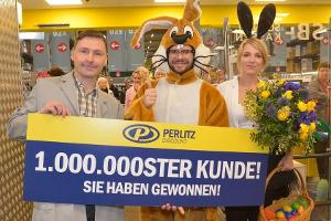 "GZSZ": Tuner und Lilly werden im Supermarkt vom Marktleiter überraschend als 1.000.000ster Kunde geehrt