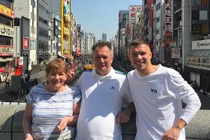 Lukas Podolski zeigt sich auf seinen neuesten Instagram-Bildern ganz familiär