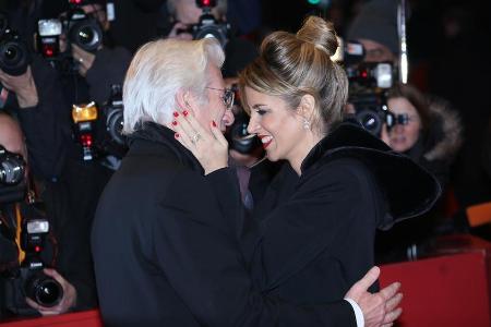 Scheuen sich auch nicht vor Liebesbekundungen auf dem roten Teppich: Richard Gere und Alejandra Silva