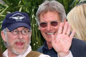 Bislang der Garant für erfolgreiche "Indiana Jones"-Filme: Steven Spielberg und Harrison Ford (r.)