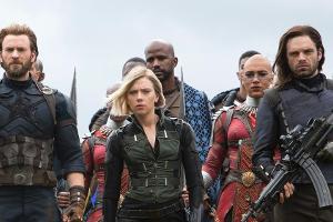 Sebastian Stan (r.) als Bucky Barnes bzw. Winter Soldier in "Avengers: Infinity War"