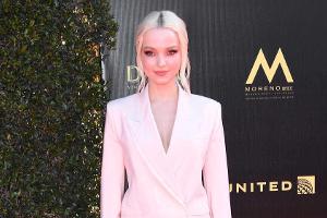 Dove Cameron in einem schlichten Red-Carpet-Outfit