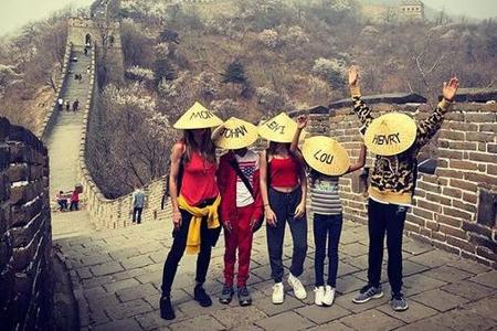 Heidi Klum (links) posiert mit ihren Kindern