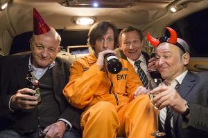 "Wilsberg: In Treu und Glauben": Junggesellenabschied! Trauzeuge Wilsberg (Leonard Lansink), Noch-Junggeselle Ekki (Oliver K...