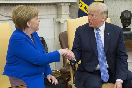 Bundeskanzlerin Angela Merkel und US-Präsident Donald Trump im Oval Office im Weißen Haus in Washington