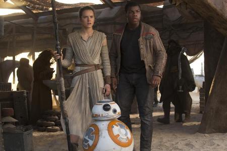Hoffentlich haben Daisy Ridley (Rey), John Boyega (Finn) und BB-8 noch keinen Urlaub gebucht - im Juli gehen die Dreharbeite...