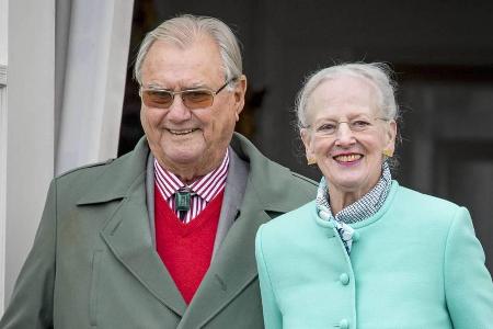 Königin Margrethe II. steht ihrem Henrik in dieser schweren Zeit bei