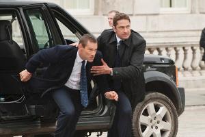 "London Has Fallen": Gemeinsam mit seinem Leibwächter Mike Banning (Gerard Butler, r.) flieht der US-Präsident Benjamin Ashe...