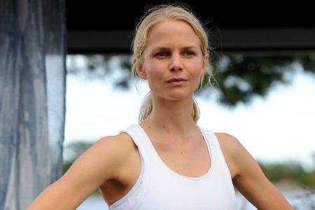 Sinja Dieks als Lilith in 