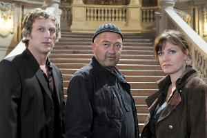 "Das starke Team": Sprachlos schauen die Kommissare Ben (Kai Lentrodt, l.), Otto (Florian Martens, M.) und Verena (Maja Mara...