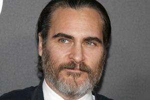 Seinen Bart müsste Joaquin Phoenix für die Rolle des Jokers wohl noch loswerden