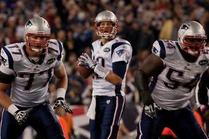 NFL-Superstar Tom Brady (m.) ist auch wieder dabei