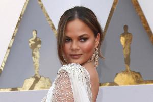 Chrissy Teigen hat Angst vor der nächsten Geburt
