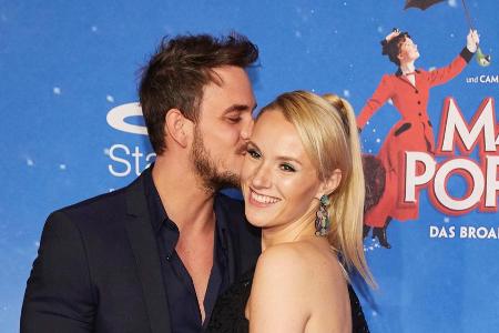 Anna Hofbauer und Marc Barthel machten ihre Liebe auf der Premiere des 
