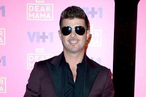Robin Thicke bei einem Auftritt in Pasadena