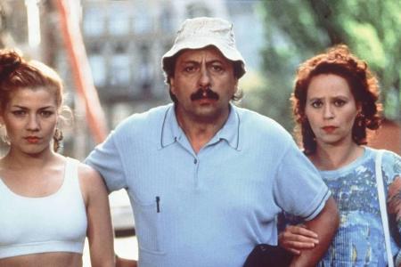 Claudia Schmutzler (v.l.), Wolfgang Stumph und Marie Gruber (r.) in 