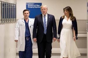 Donald und Melania Trump zu Besuch in einer Klinik in Pompano Beach, Florida