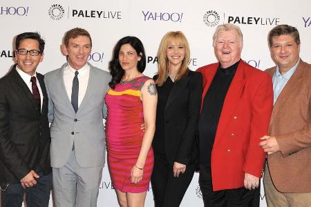 Robert Michael Morris (rotes Sakko) mit Lisa Kudrow (in Schwarz) bei der Premiere von 