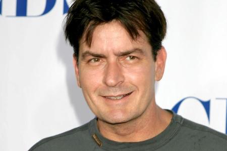 Charlie Sheen hatte die letzten Jahre mit starken Nebenwirkungen zu kämpfen