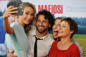 "Maria Mafiosi"-Premiere in München (v.l.): Hauptdarstellerin Lisa Maria Potthoff, ihr Film-Lover Serkan Kaya, Comedy-Spezia...
